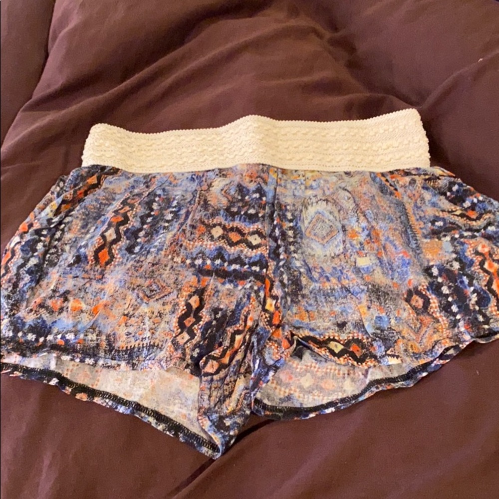 Patterned flowy shorts